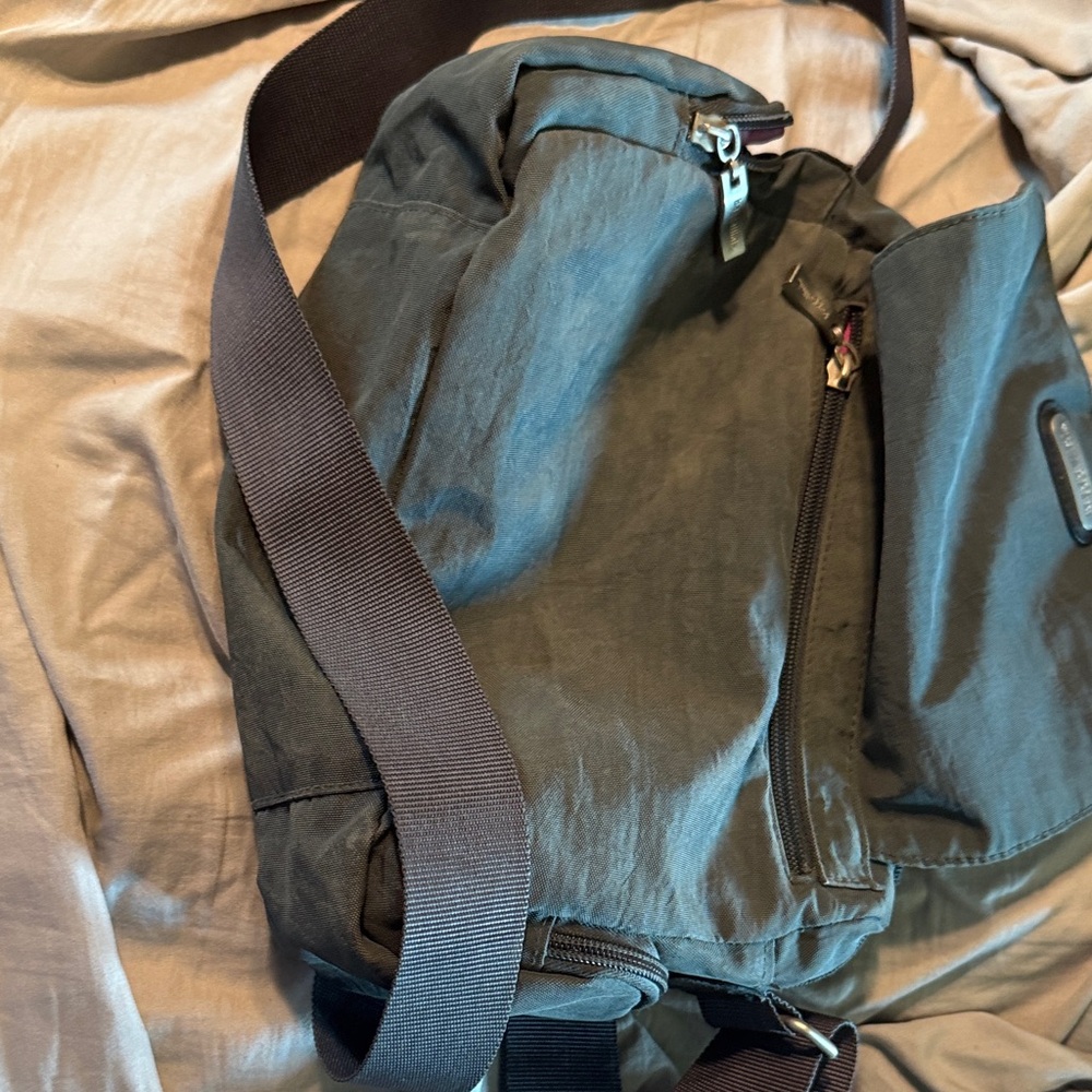 Baggallini Gray Crossbody Bag - Picture 2 of 6